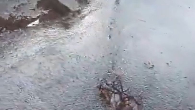 Brota agua en Guaymallén: vecinos denuncian una pérdida desde hace más de 20 días