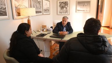 Foto iliustrativa de  Tras reunirse con los Villouta, Cornejo propondrá acortar los plazos de la Corte