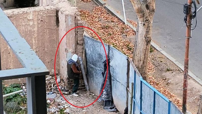 Tensión en pleno centro: vecinos denuncian un baldío fuera de control
