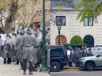 El motivo por el que activistas disfrazados de "Gandalf" protestaron contra Peter Thiel