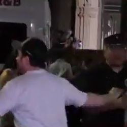 El día en que Cerimedo se agarró a las trompadas con Oscar Zago en un acto de campaña de Milei