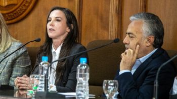 Solo hicieron falta tres presos para voltear todo un relato