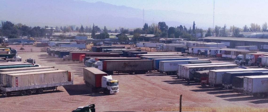 Transportistas exigen claridad por cobros que un inversor privado habría realizado en Aduana