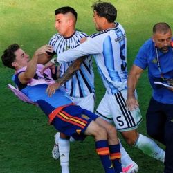 La FIFA sancionó a Paredes y a Molina por la pelea en la final del Mundial 2026 