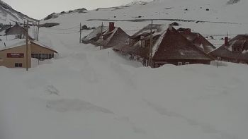 Sigue cerrado el paso Cristo Redentor y advierten que continuarán las nevadas