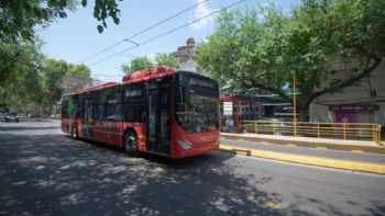 Exigió que le devuelvan el pago del colectivo y terminó detenido