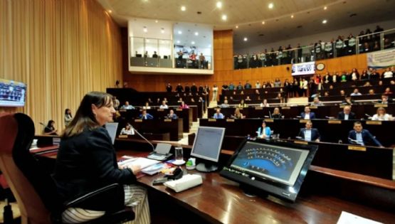 Un gobernador impulsa su propia "Ley de Tierras" para limitar la venta a extranjeros 