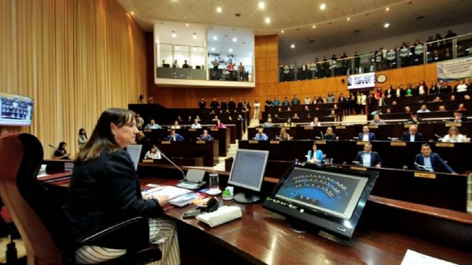 Un gobernador impulsa su propia "Ley de Tierras" para limitar la venta a extranjeros 