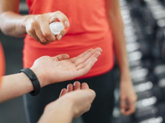 La ANMAT prohibió lotes de una reconocida crema antiinflamatoria 